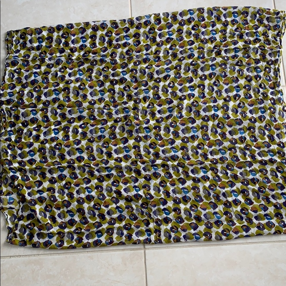 Pattern Scarf - Picture 2 of 3